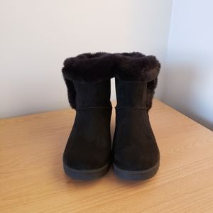 So women's boot size 9.5